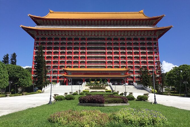 Taipei City Morning Tour with National Palace Museum entry - Chiang Kai-Shek Memorial Hall and its 89 steps