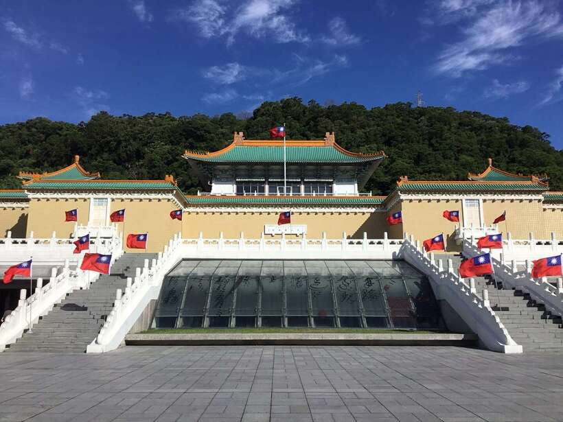 Taipei: Morning City Tour with National Palace Museum Entry - Why This Four-Hour Route Works