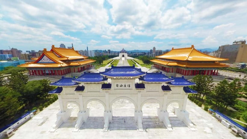Taipei: Morning City Tour with National Palace Museum Entry - Longshan Temple: A Living Place of Worship