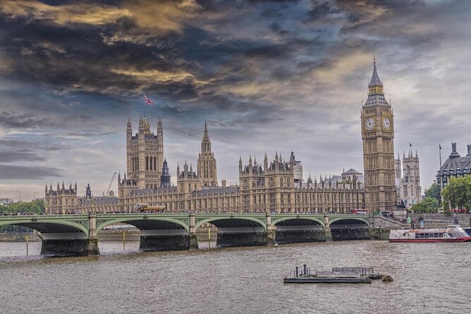 The Changing of the Guard Tour and Buckingham Palace - Key points to know before booking