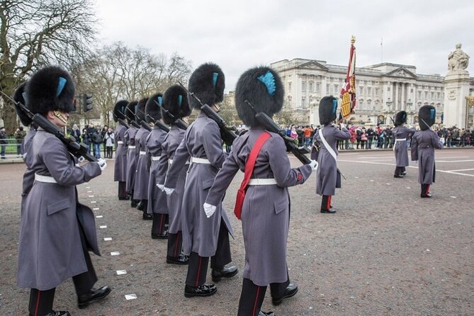The Changing of the Guard Tour and Buckingham Palace - Horse Guards Parade and the final photographs