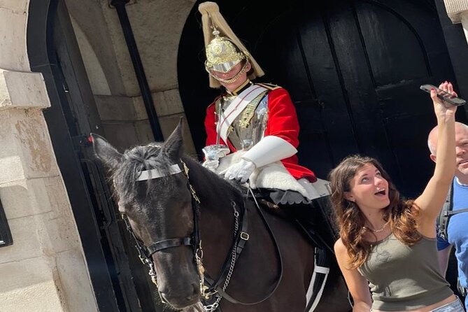 The Changing of the Guard Tour and Buckingham Palace - Walking pace, weather, and practical comfort
