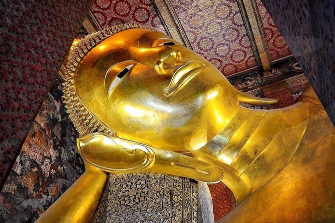The Grand Palace, Wat Phra Kaew, Wat Pho Tour with Massage option - Morning or afternoon, and the Bangkok heat