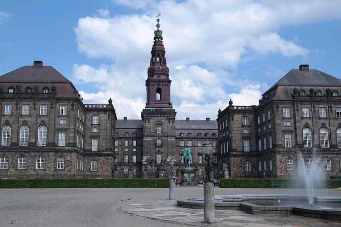 The Murder by Christiansborg Palace: Interactive Mystery Hunt - Timing, walking, and practical comfort