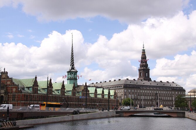 The Murder by Christiansborg Palace: Interactive Mystery Hunt - Starting with the mystery envelope
