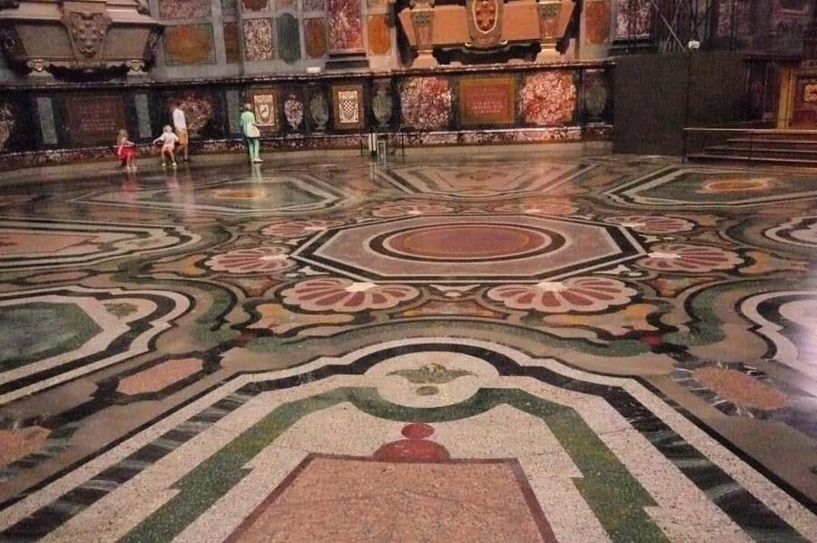 The places of the Medici family: the Palace and the Chapels - The Chapel of the Magi and its first great surprise