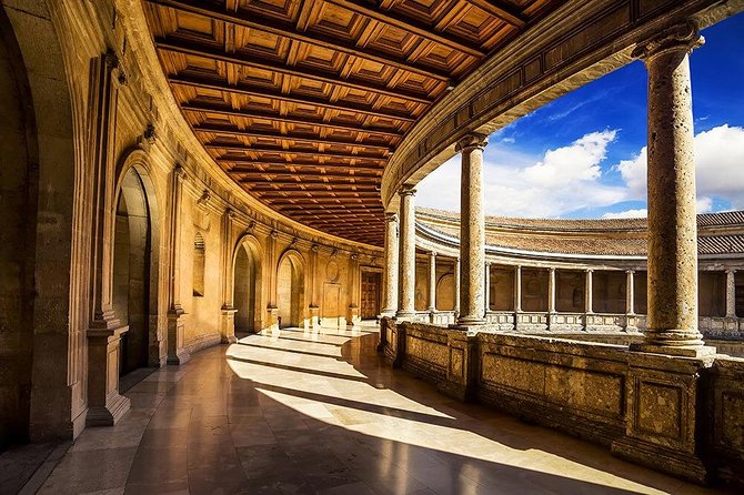 Tickets included: Alhambra Tour (Gardens, Alcazaba, Generalife) - Generalife gardens and the royal summer residence