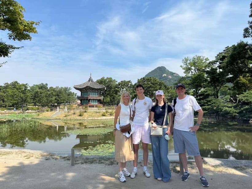 Time Travel in Seoul: Gyeongbokgung, Folk Museum & Bukchon - Why this Seoul walking tour works