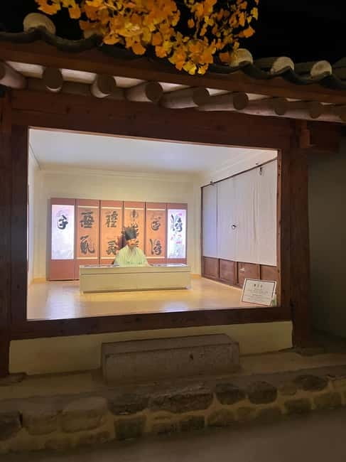 Time Travel in Seoul: Gyeongbokgung, Folk Museum & Bukchon - Timing, weather, and what to wear