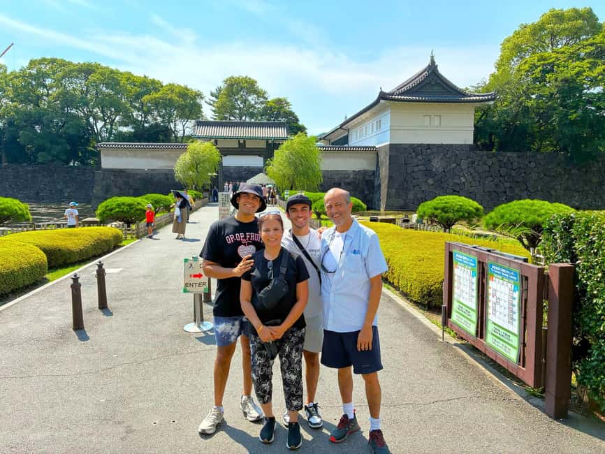 Tokyo: Edo Castle Ruins & Imperial Palace East Garden Tour - Starting at Wadakura Fountain