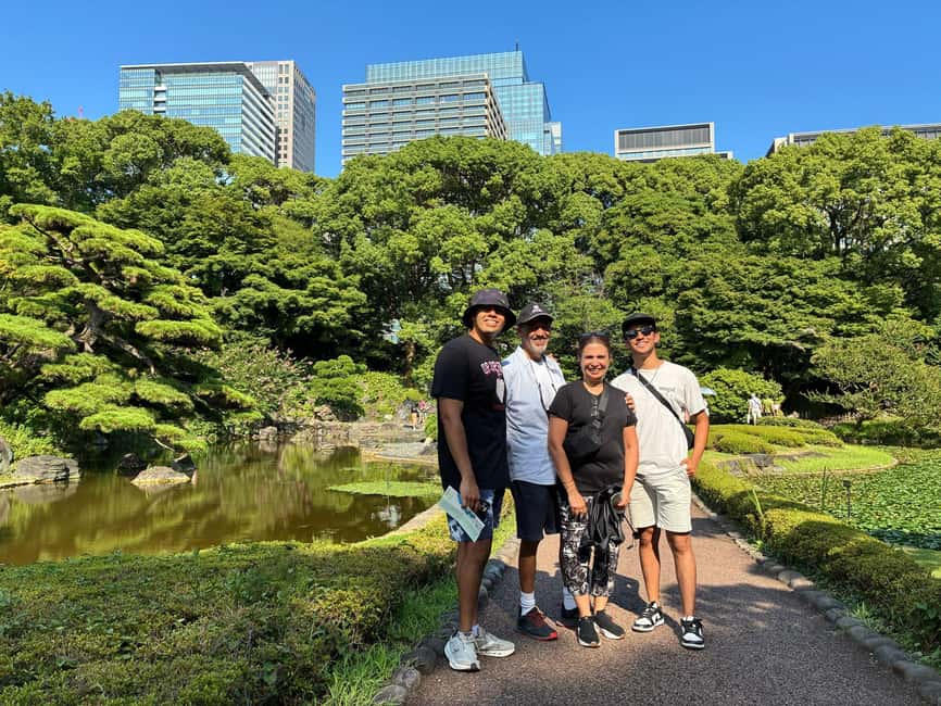 Tokyo: Edo Castle Ruins & Imperial Palace East Garden Tour - A quieter side of the grounds