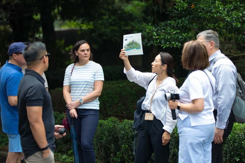 Tokyo: Imperial Palace East Gardens Walking Tour - Meeting your guide near Wadakura Fountain Park
