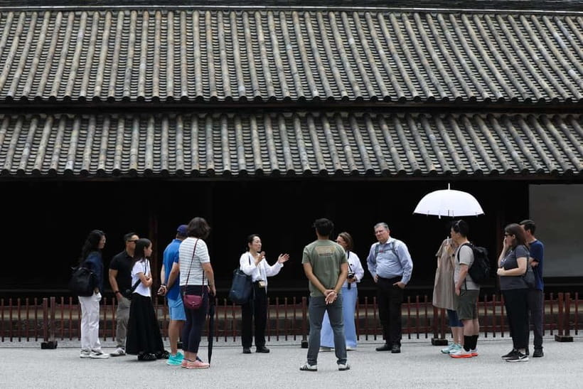 Tokyo: Imperial Palace East Gardens Walking Tour - Walking through the former Edo Castle grounds