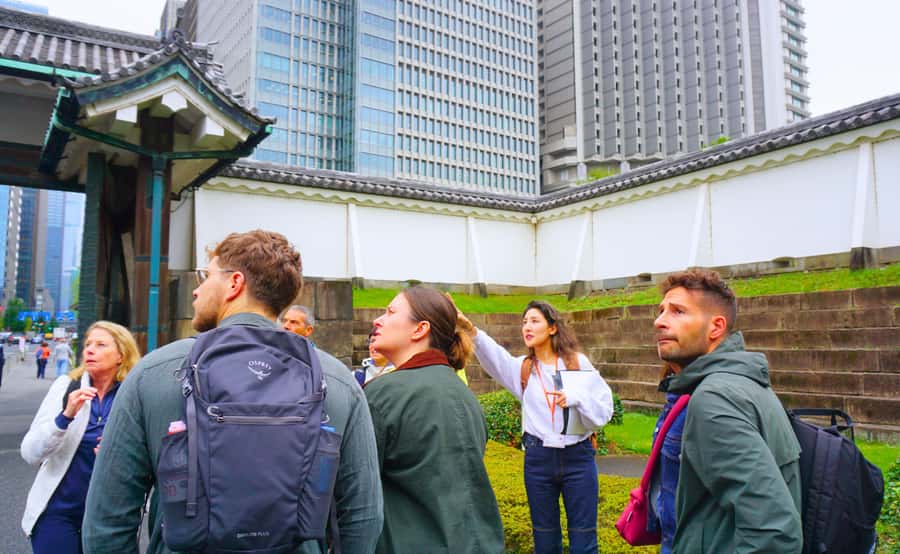 Tokyo: Imperial Palace, the history of Japan (ENGLISH GUIDE) - Weather, clothing, and practical limits