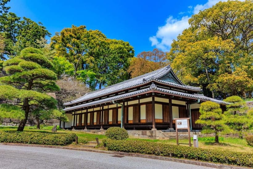Tokyo: Pvt. Tour - Edo Castle & Imperial Palace East Gardens - What the tour does not include