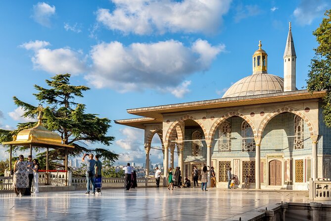 Topkapi Palace and Harem Guided tour with Skip-the-Line Tickets - What the small group changes