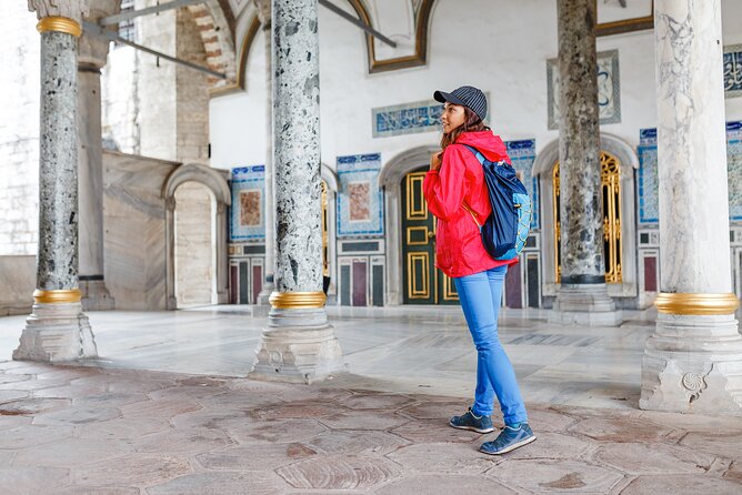 Topkapi Palace and Harem Guided tour with Skip-the-Line Tickets - The palace courtyards and imperial world