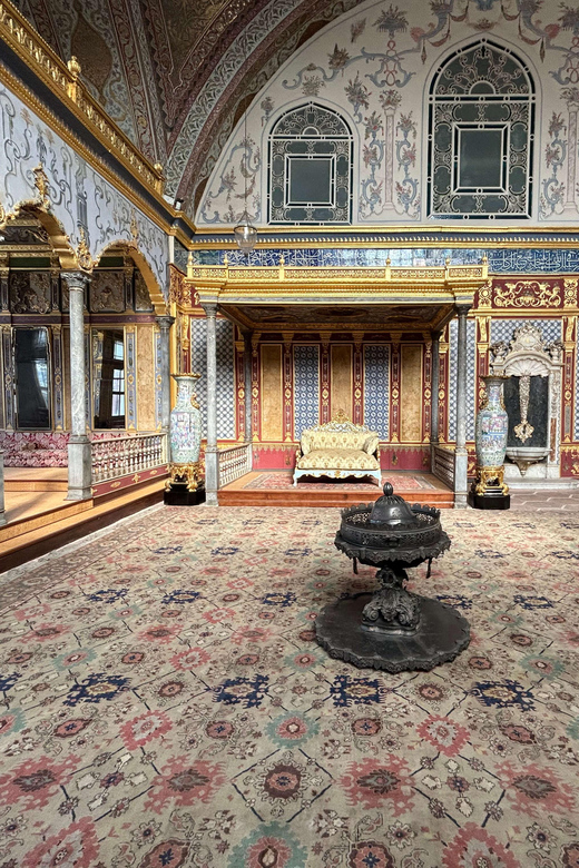 Topkapi Palace and Harem Skip-the-Line-Tickets & Audio Guide - The Harem: tiled rooms and a required escort