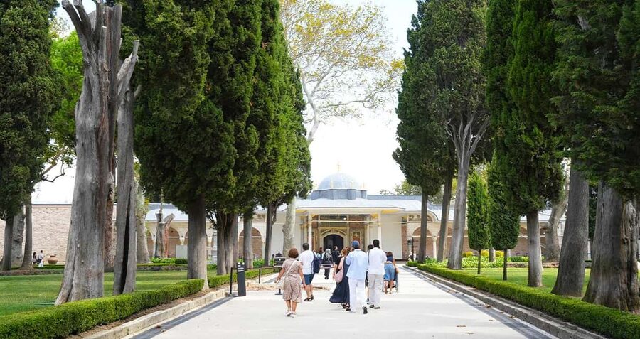 Topkapi Palace Complete Tour: Harem & Hagia Irene Included - Small details that can make the visit easier