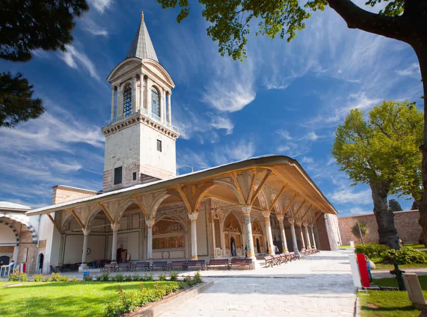 Topkapi Palace Complete Tour: Harem & Hagia Irene Included - Hagia Irene, a church inside the palace grounds