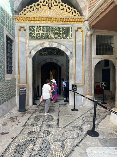 Topkapi Palace & Harem, Skip-the-Line SMALL GROUP - Entering the Harem