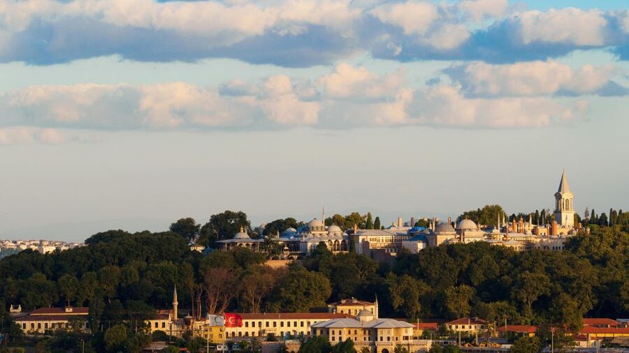 Topkapi Palace Tour: Scenes of the Ottoman Empire - Meeting behind the Blue Mosque