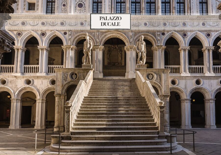 Tour of Doge's Palace and Gondola Ride - A 30-minute gondola ride through central Venice