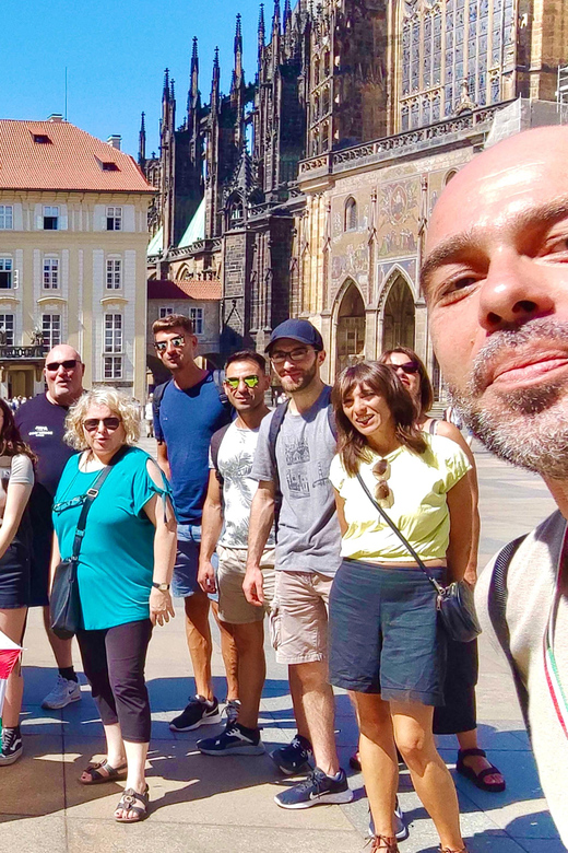 Tour of Prague Castle in italian language ticket included - Why this Italian tour makes sense at Prague Castle