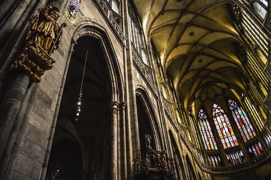 Tour of Prague Castle in italian language ticket included - The Old Royal Palace and the story of Bohemian rulers