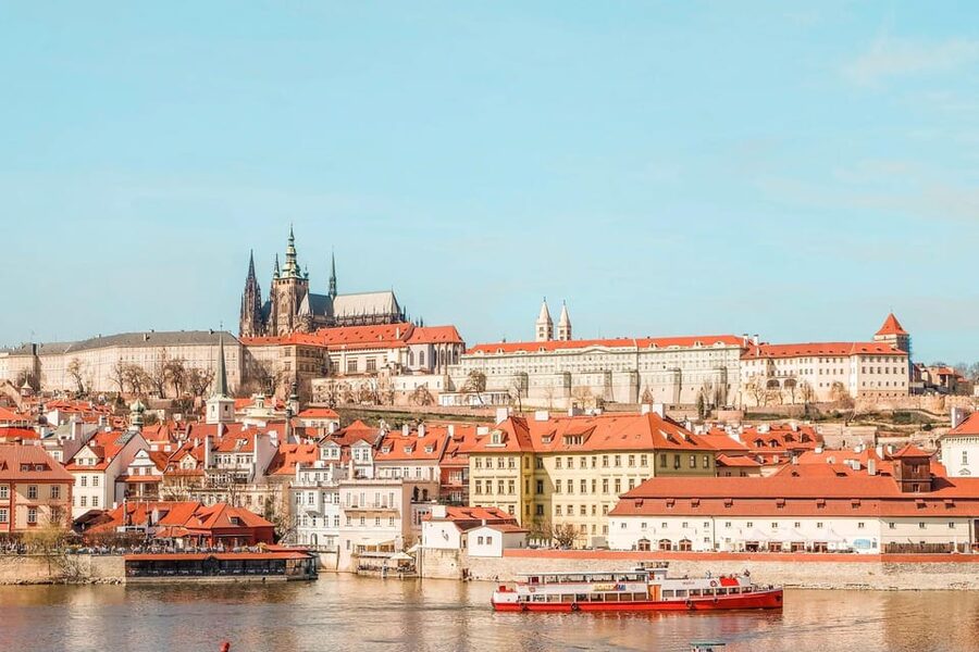 Tour of Prague Castle in italian language ticket included - St. George Basilica, Prague’s older church