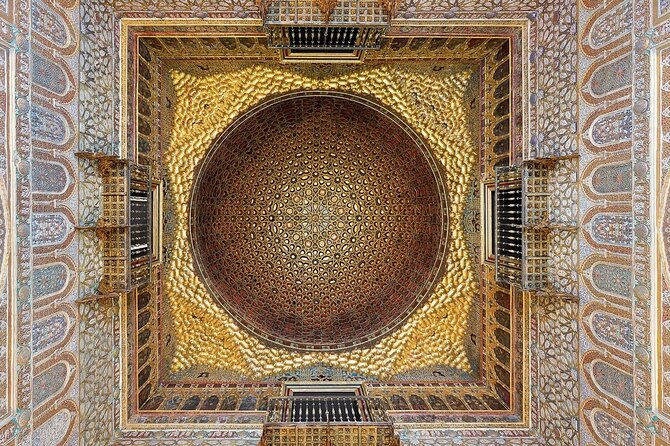 Tour of the Alcazar of Seville - Meeting on Calle Hernando Colón