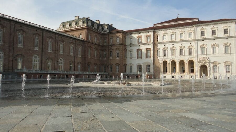 Turin: Palace of Venaria Guided Tour - The Court of Honor and Fountain of the Stag