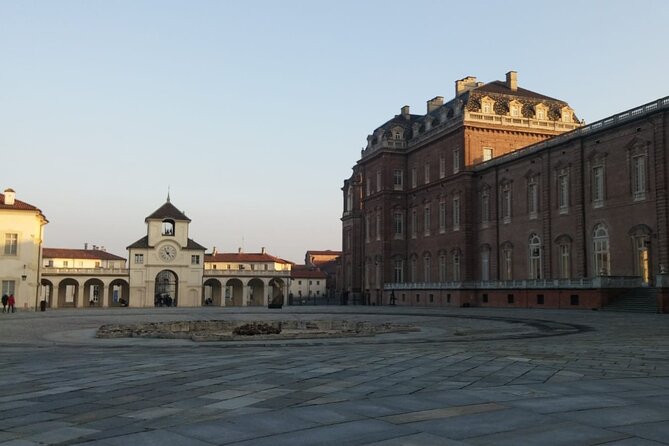Turin: Reggia of Venaria guided experience - Walking the Galleria Grande