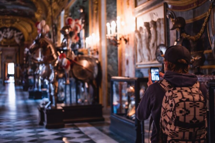 Turin: Savoy Royal Palace Small Group Guided Tour - Key points at a glance