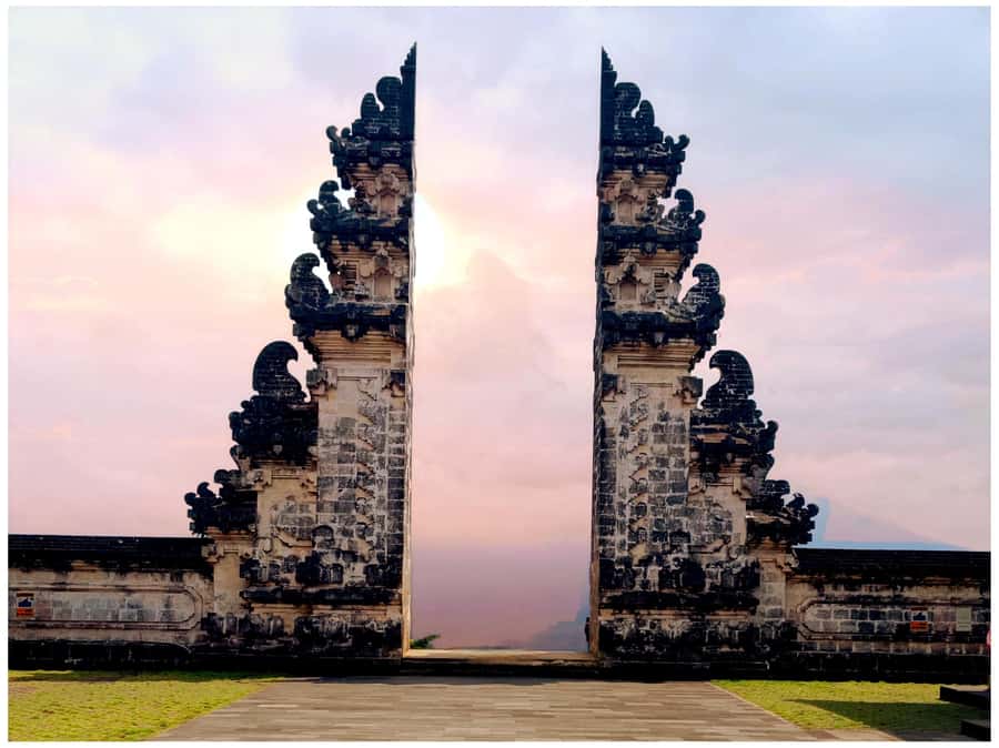Ubud: Heaven Gate Lempuyang, Water Palace & Waterfall Tour - Key points to know before booking