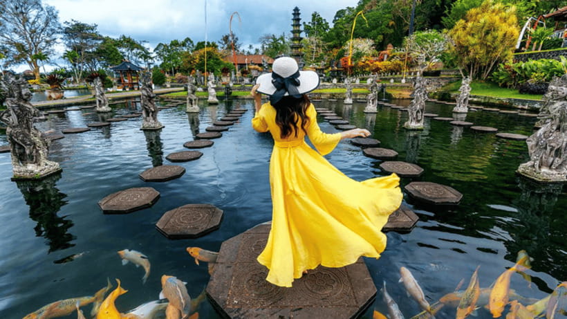 Ubud: Heaven Gate Lempuyang, Water Palace & Waterfall Tour - Coffee tasting and the traditional-making demonstration