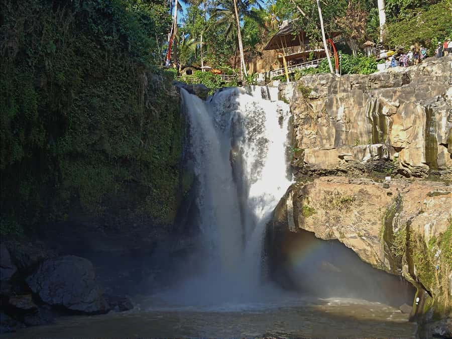 Ubud: Heaven Gate Lempuyang, Water Palace & Waterfall Tour - Tegenungan Waterfall for a cooler finish