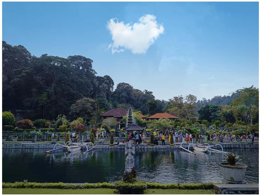 Ubud: Heaven Gate Lempuyang, Water Palace & Waterfall Tour - Who should book this tour?