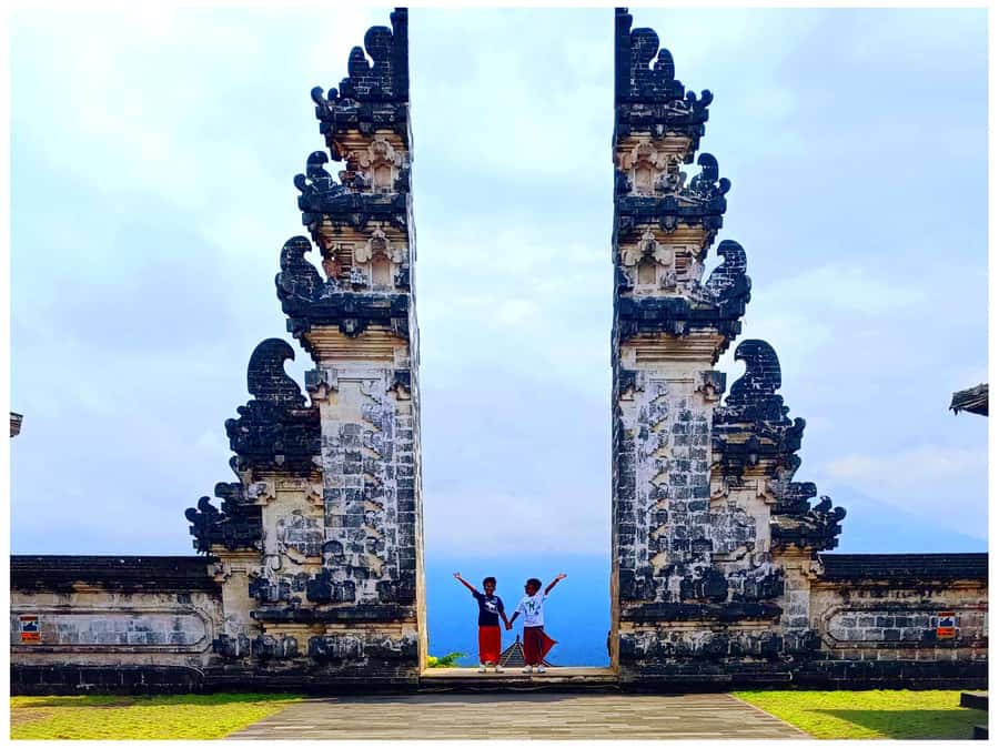 Ubud: Heaven Gate Lempuyang, Water Palace & Waterfall Tour - The road from Ubud is part of the story