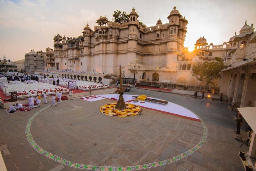 Udaipur: City Palace Museum Tour and Lake Pichola Boat Tour - Key points at a glance