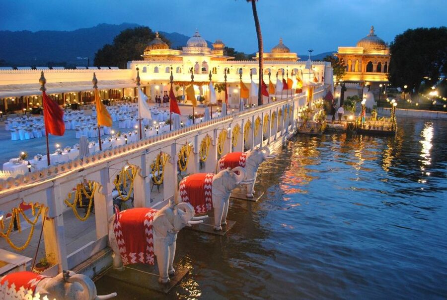 Udaipur: City Palace Museum Tour and Lake Pichola Boat Tour - The pace, group style, and practical limits