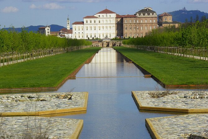 Venaria Royal Palace and Gardens in Turin - Following the 2,000-meter palace route