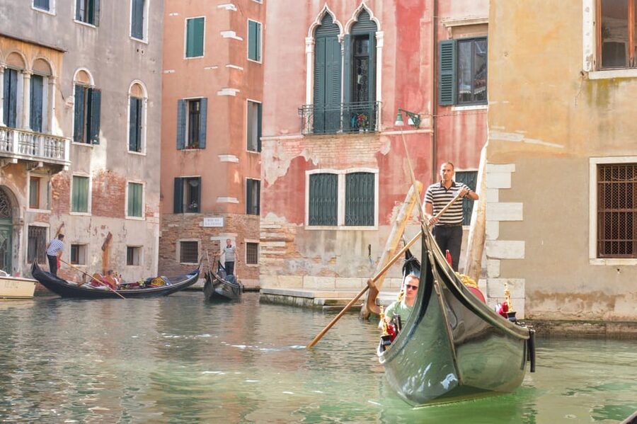 Venice: Doge’s Palace and Basilica Roman Empire Guided Tour - A tour built around Venice’s imperial claim