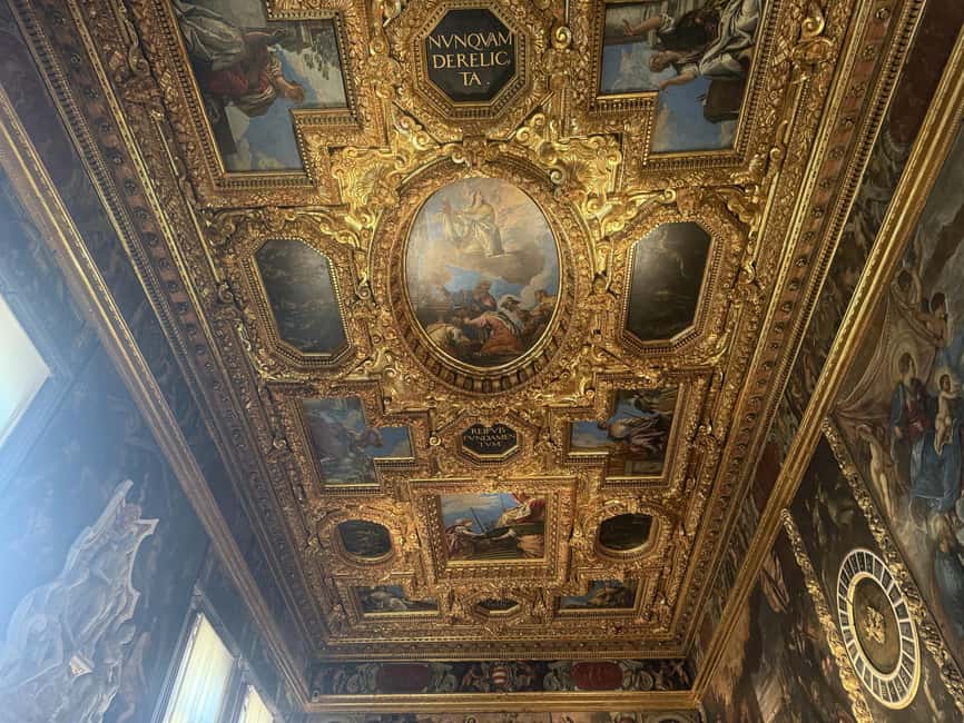 Venice: Doge's Palace and St. Mark's Basilica Guided Tour - Doge’s Palace: power, painted ceilings, and a famous escape