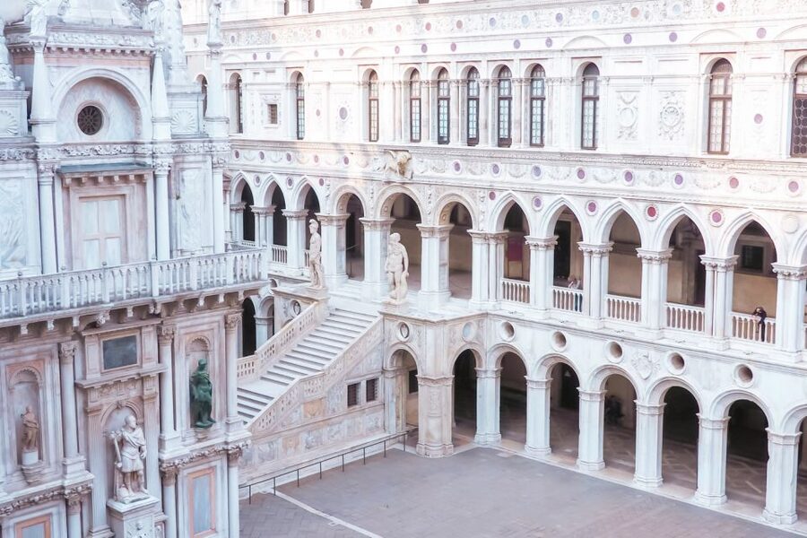 Venice: Doge's Palace and St. Mark's Basilica Tour - Entering the Doge’s Palace and the world of the doges