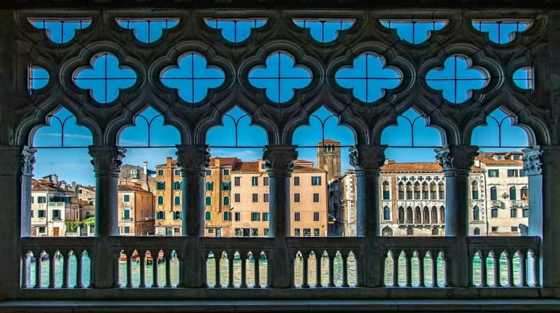 Venice: Doge’s Palace Historic Mysteries Guided Tour - The grand halls of Doge’s Palace