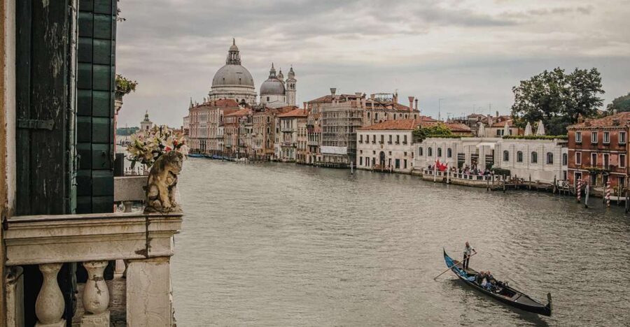 Venice: Gondola Ride and a Gala Dinner in a Venetian Palace - From Accademia to the Grand Canal