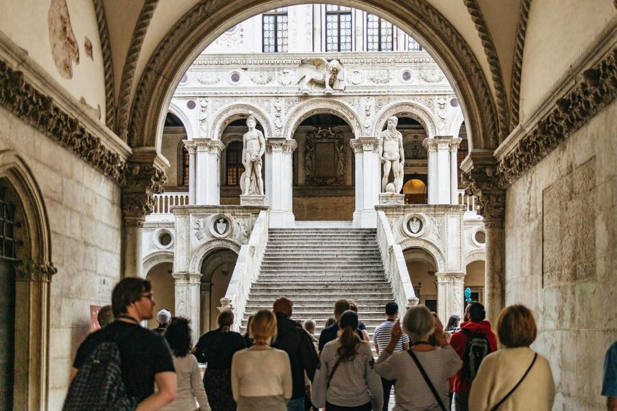Venice: Private Entry Doge Palace & St. Mark Terraces Tour - Why the early Doge’s Palace entry matters