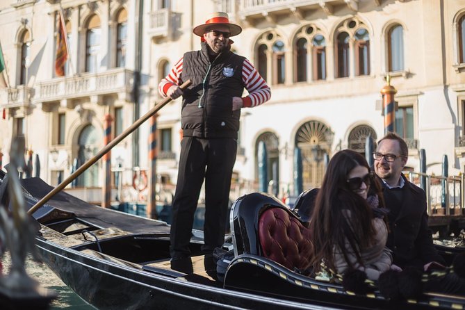 Venice's Icons: Basilica, Doge Palace, Rialto & Optional Gondola - Timing, group size, and guide changes