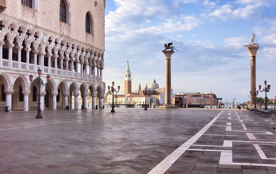 Venice: St Mark’s Basilica and Doge’s Palace Private Tour - Seeing the gold mosaics of St Mark’s Basilica